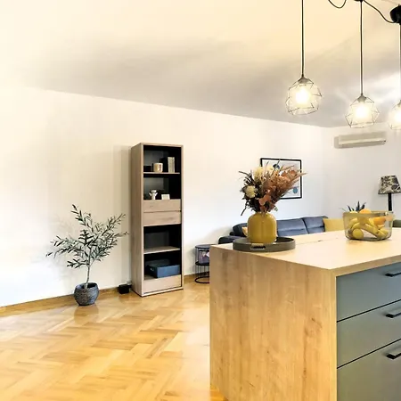 Downtown Nest Апартаменты *